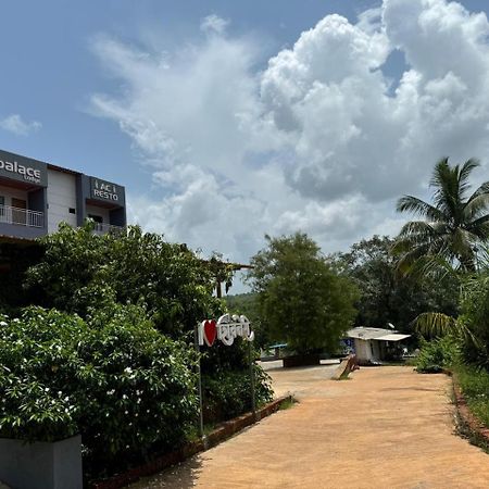 Hotel Shalini Palace Ratnāgiri Exterior foto